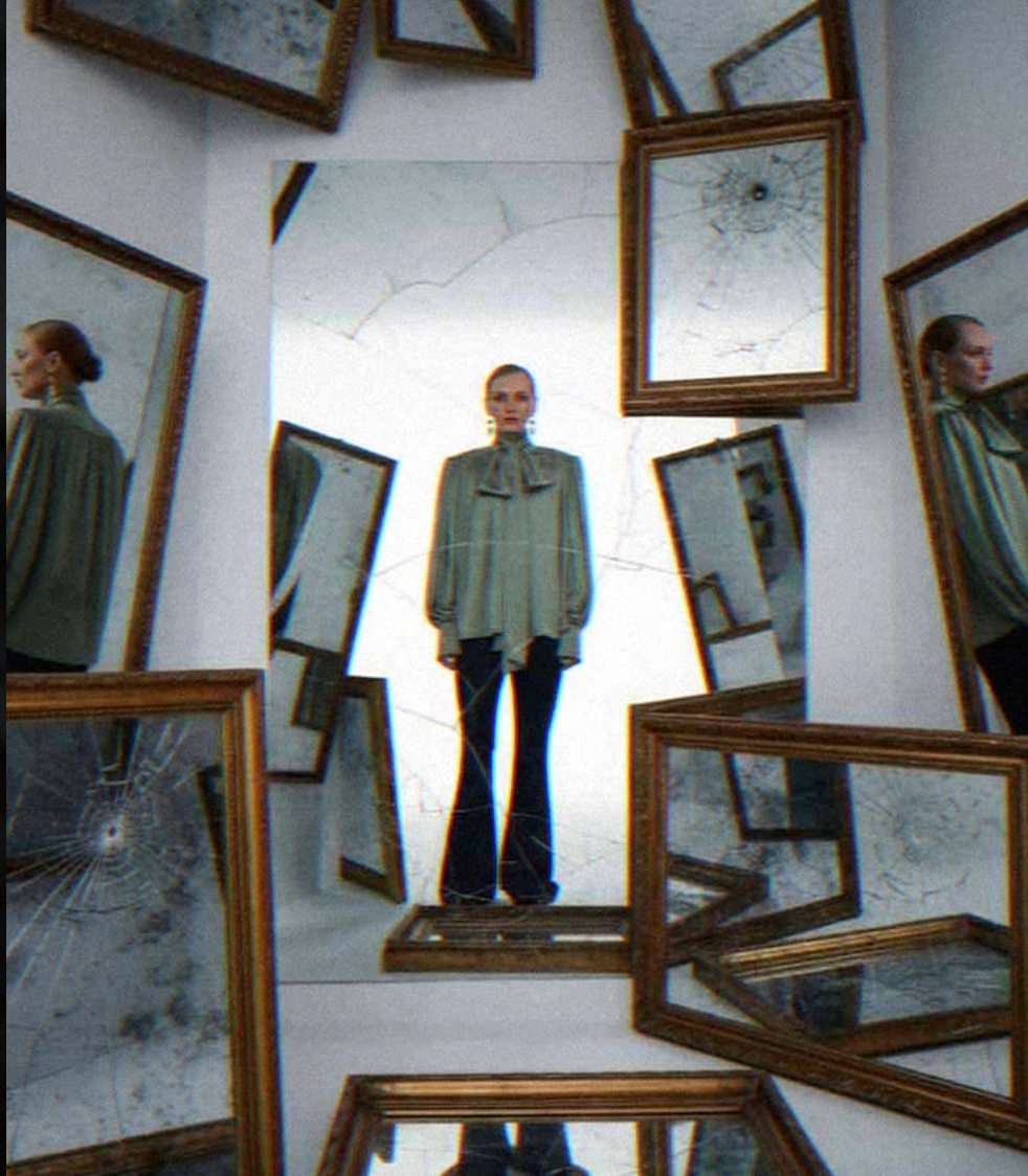 La penderie de tes vies d’avant : Quand le miroir commence à te parler